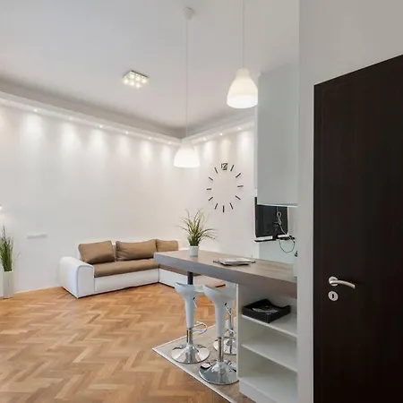 Szent Istvan Ter 4 Next To Basilica A 1 Bedroom Budapest