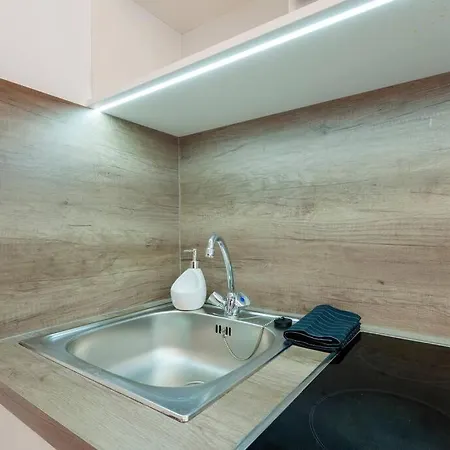 Szent Istvan Ter 4 Next To Basilica A 1 Bedroom * Budapest