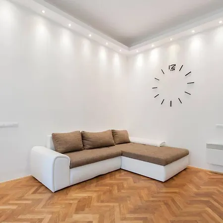Lägenhet Szent Istvan Ter 4 Next To Basilica A 1 Bedroom *