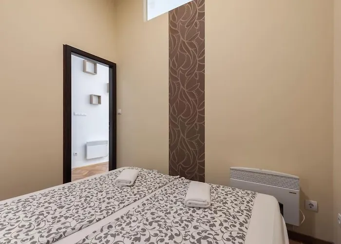 Apartment Szent Istvan Ter 4 Next To Basilica A 1 Bedroom