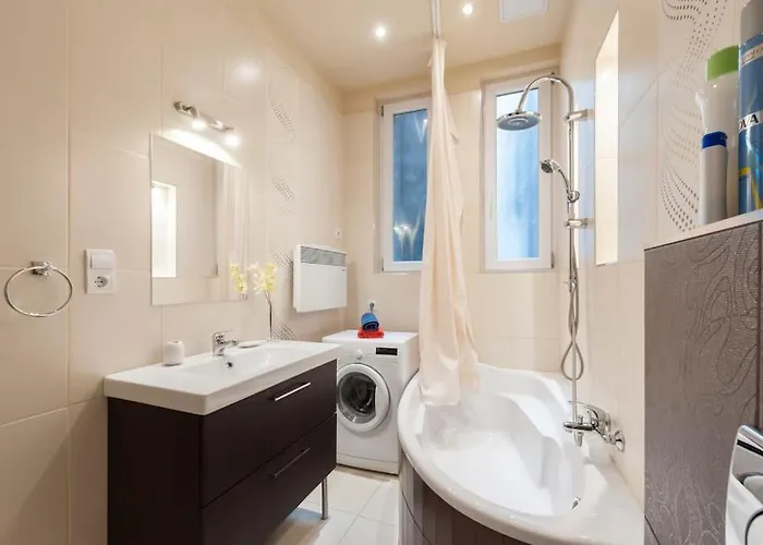 Szent Istvan Ter 4 Next To Basilica A 1 Bedroom Apartment Budapest