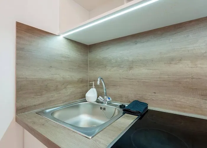 Szent Istvan Ter 4 Next To Basilica A 1 Bedroom * Budapest