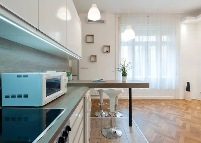 Apartment Szent Istvan Ter 4 Next To Basilica A 1 Bedroom